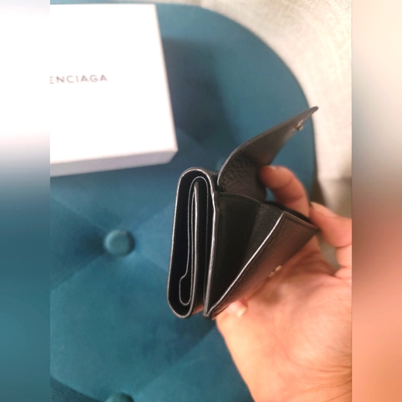 Balenciaga black envelope wallet with box and cards - Picture 10 of 11